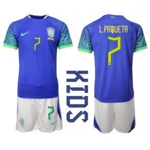 Brasilien Lucas Paqueta #7 Replika Babytøj Udebanesæt Børn VM 2022 Kortærmet (+ Korte bukser)